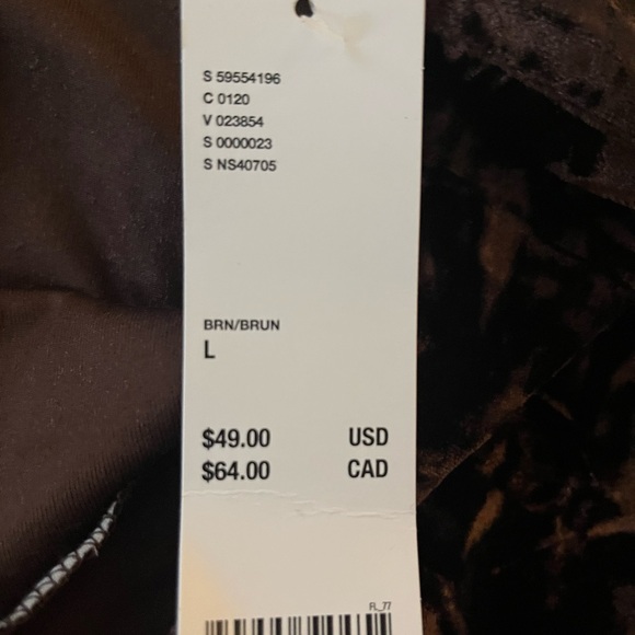 NWT Urban Outfitters Crushed Velvet Miniskirt. Large - Picture 3 of 3